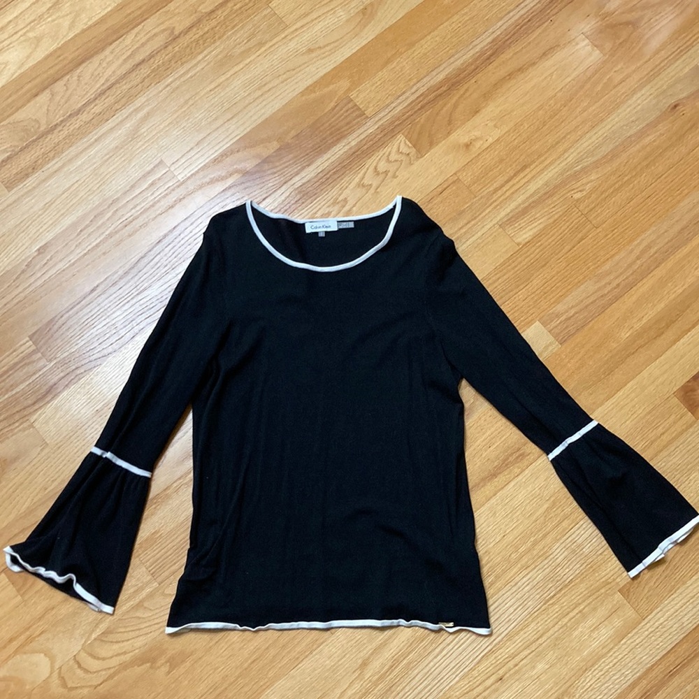 Calvin Klein black and white bell sleeve sweater M